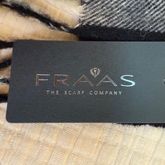 FRAAS  Black & White Wool Plaid Scarf 🇩🇪 – NWT - Picture 8 of 11